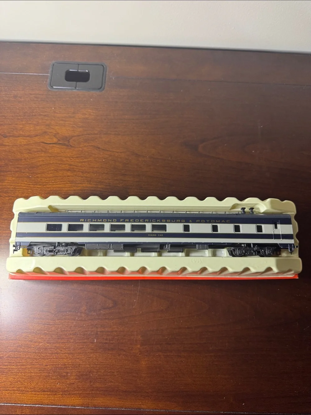 Rivarossi Richmond Fredericksburg & Potomac 1930’s HO 10 Piece Passenger Car Set